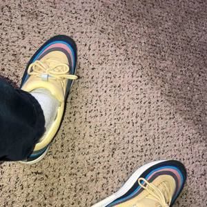 Meet your Posher, Carson